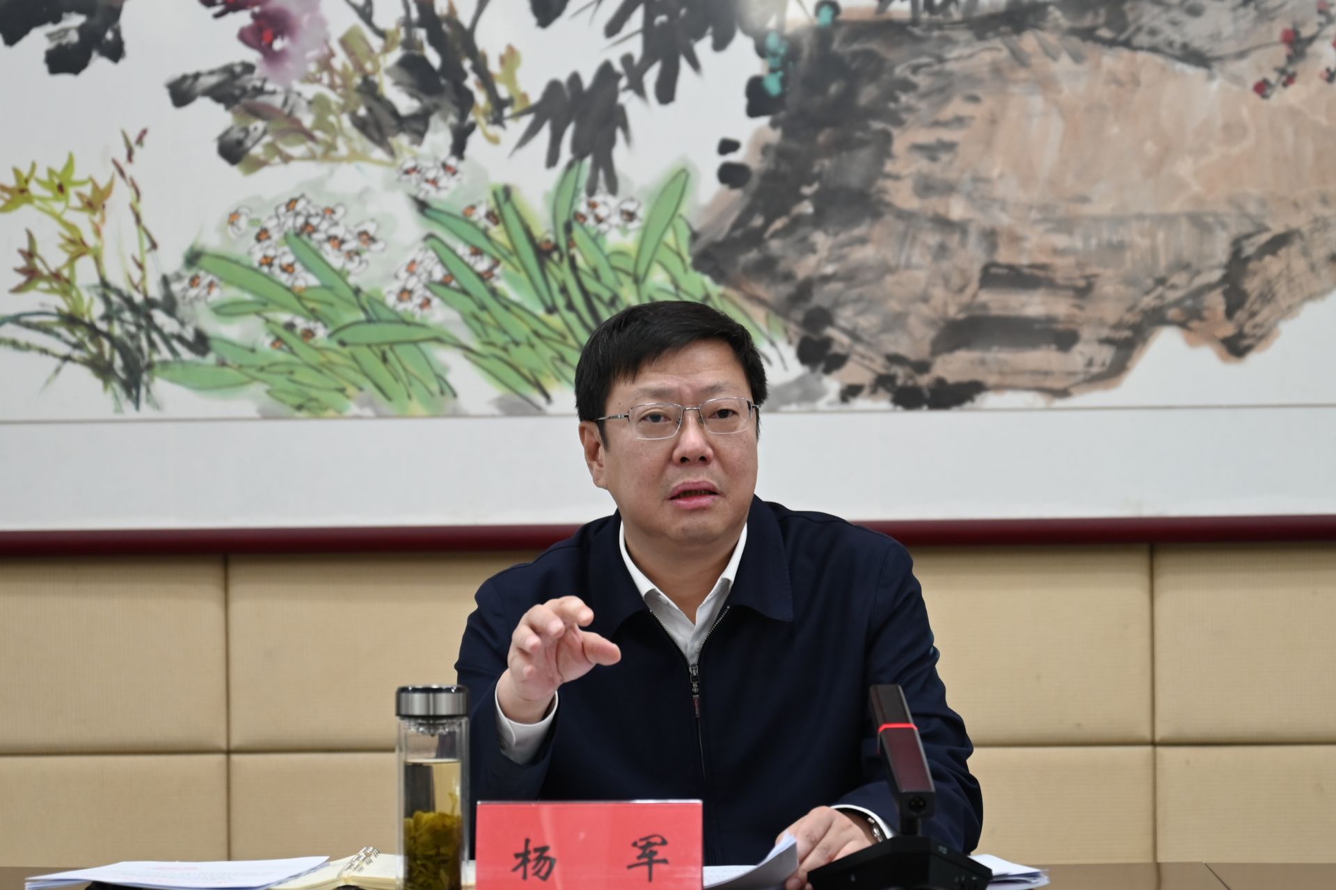 咸寧市文化體制改革與文化產(chǎn)業(yè)發(fā)展領(lǐng)導小組會(huì )議要求：守底線(xiàn) 重招引 強培育 提品質(zhì) 增效益